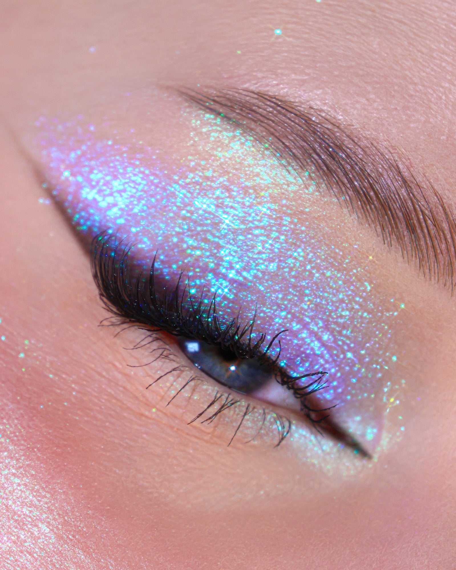 COMING Black Friday| Dreamer Opal Multichrome Loose Eyeshadow - Karla Cosmetics