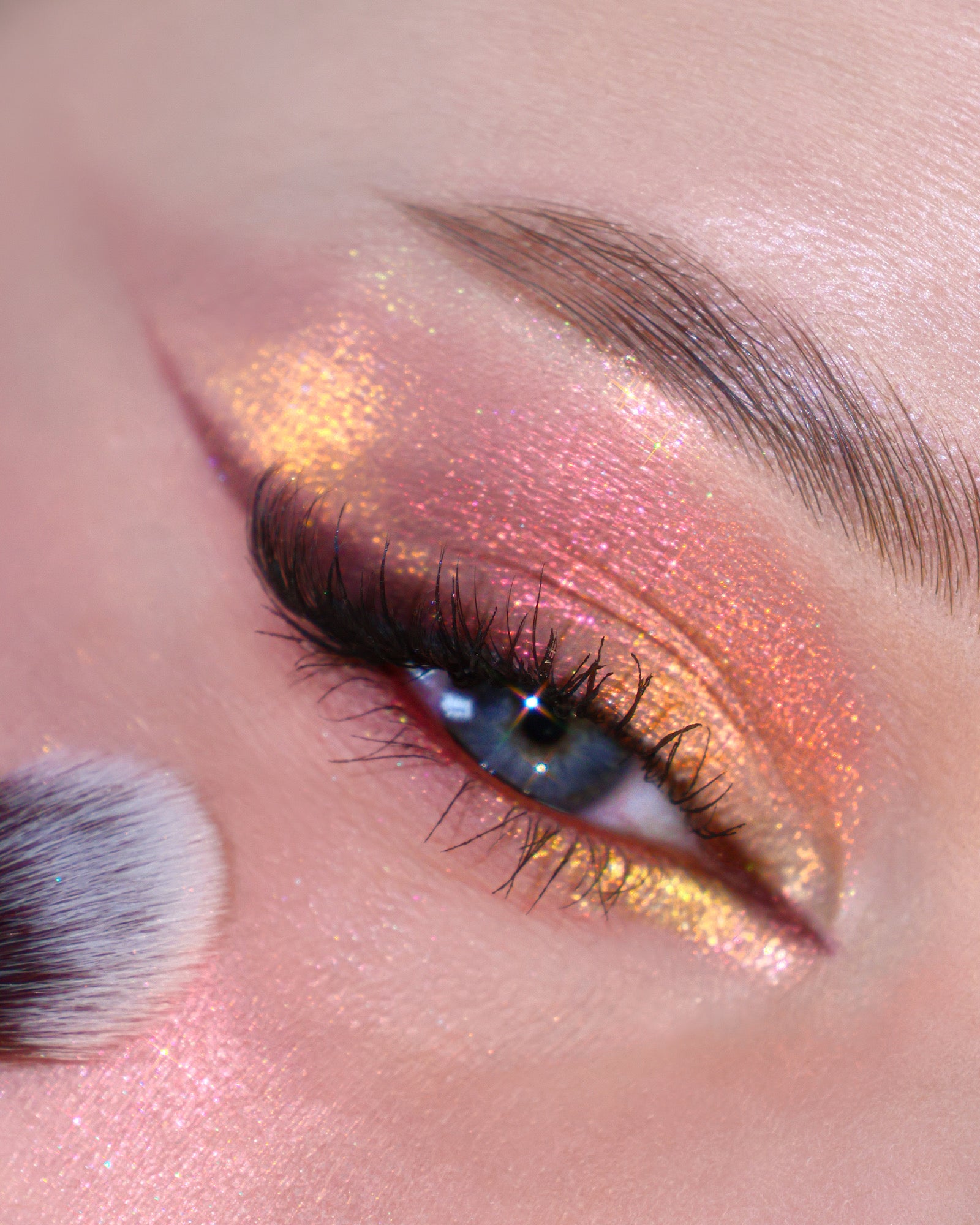 COMING Black Friday| Pillow Fight Opal Multichrome Pressed Eyeshadow - Karla Cosmetics