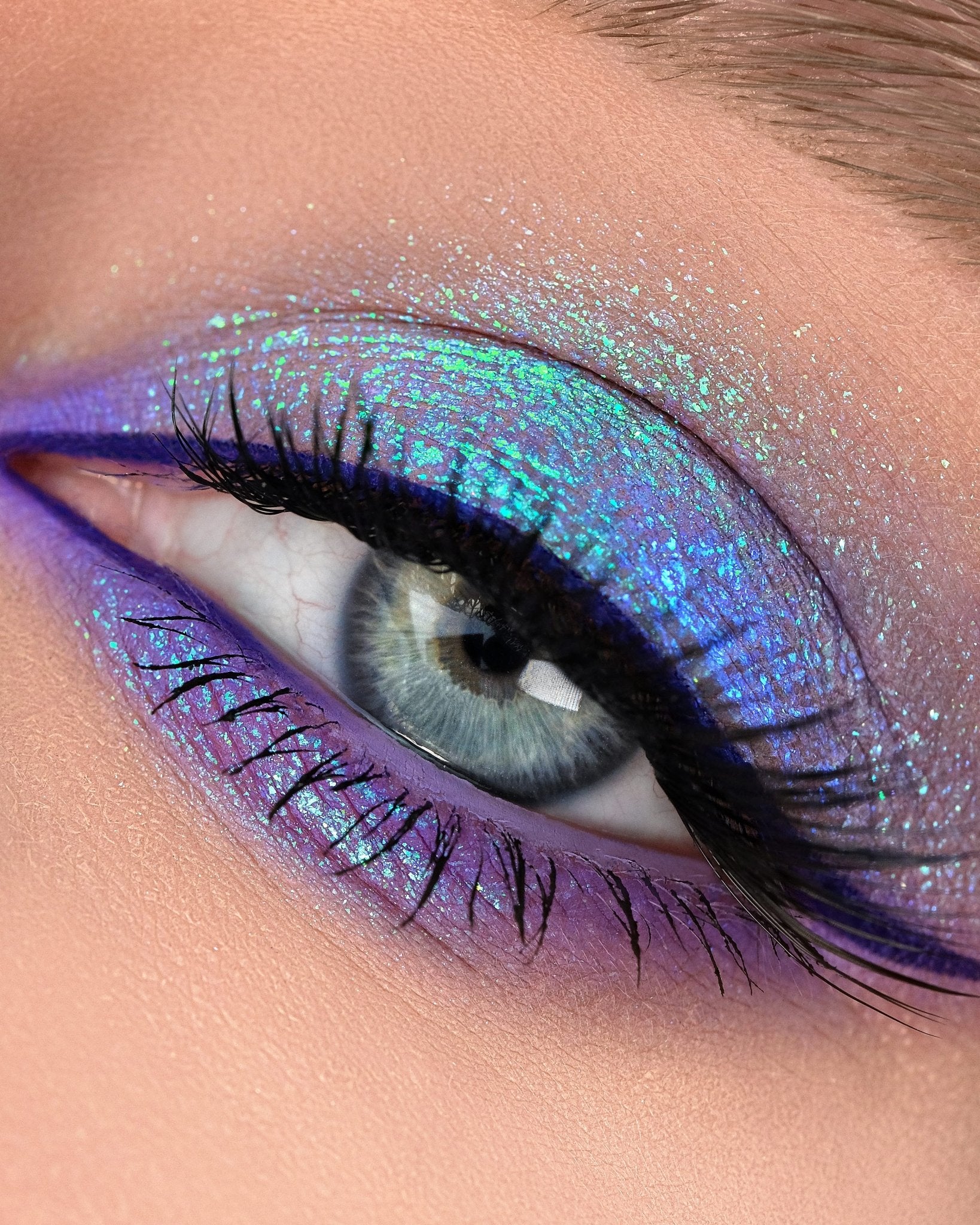 Dreamer Opal Multichrome Loose Eyeshadow - Karla Cosmetics