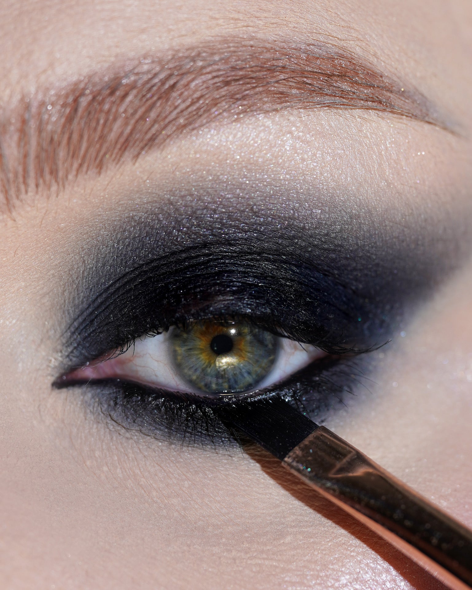K26 Eyeliner Essential Makeup Brush - Karla Cosmetics