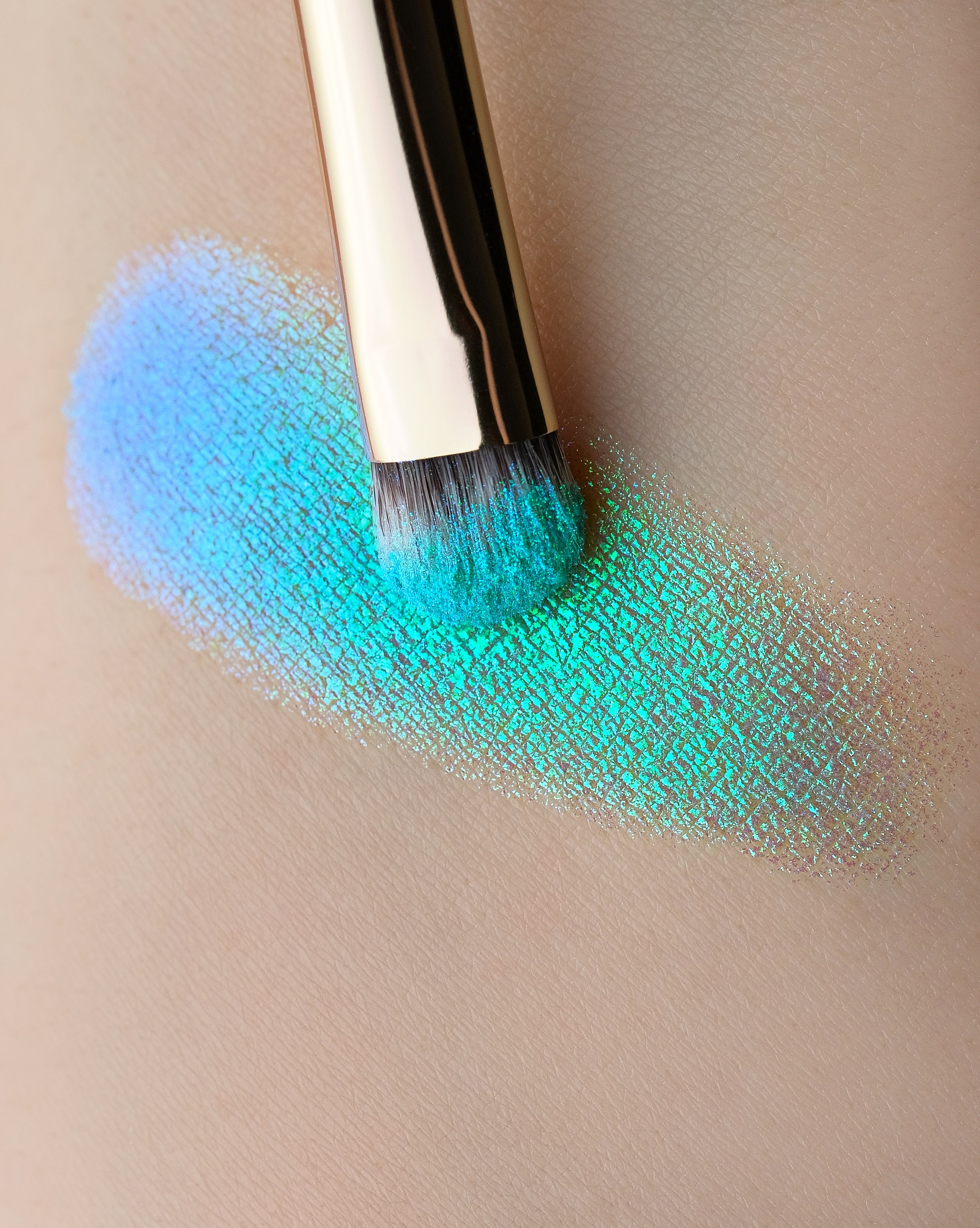 Clever Clogs Opal Moonstone Multichrome Loose Eyeshadow - Karla Cosmetics