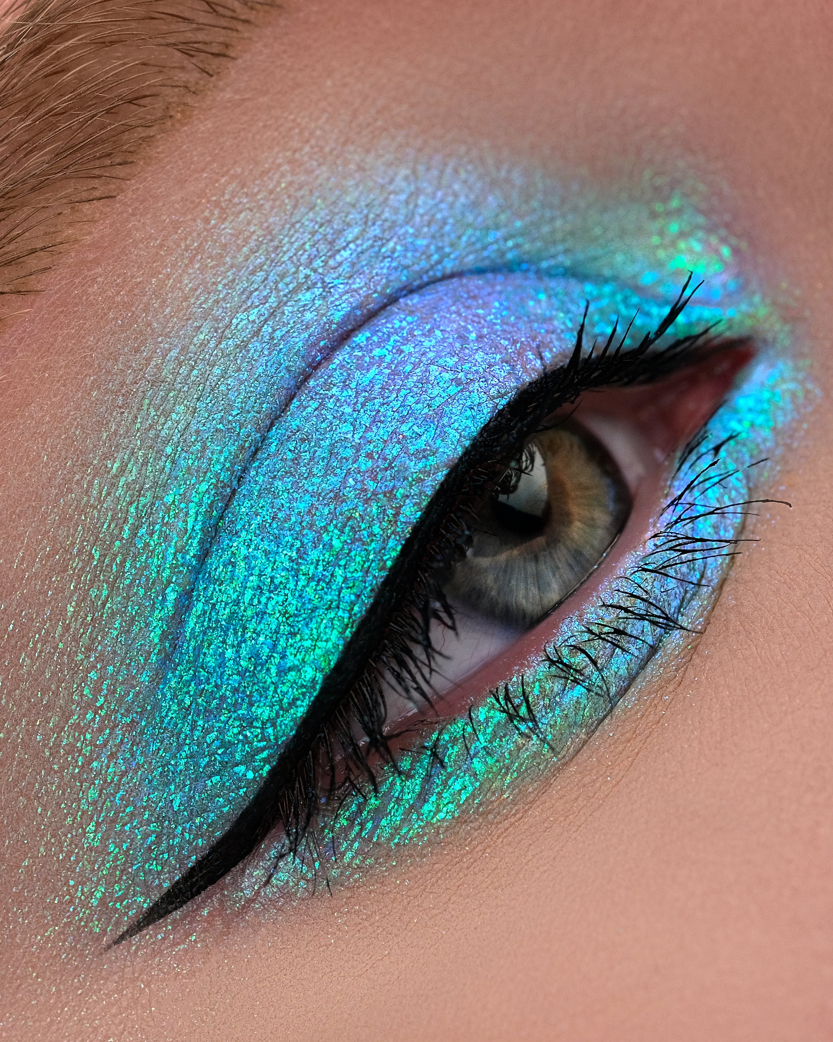Clever Clogs Opal Moonstone Multichrome Loose Eyeshadow - Karla Cosmetics