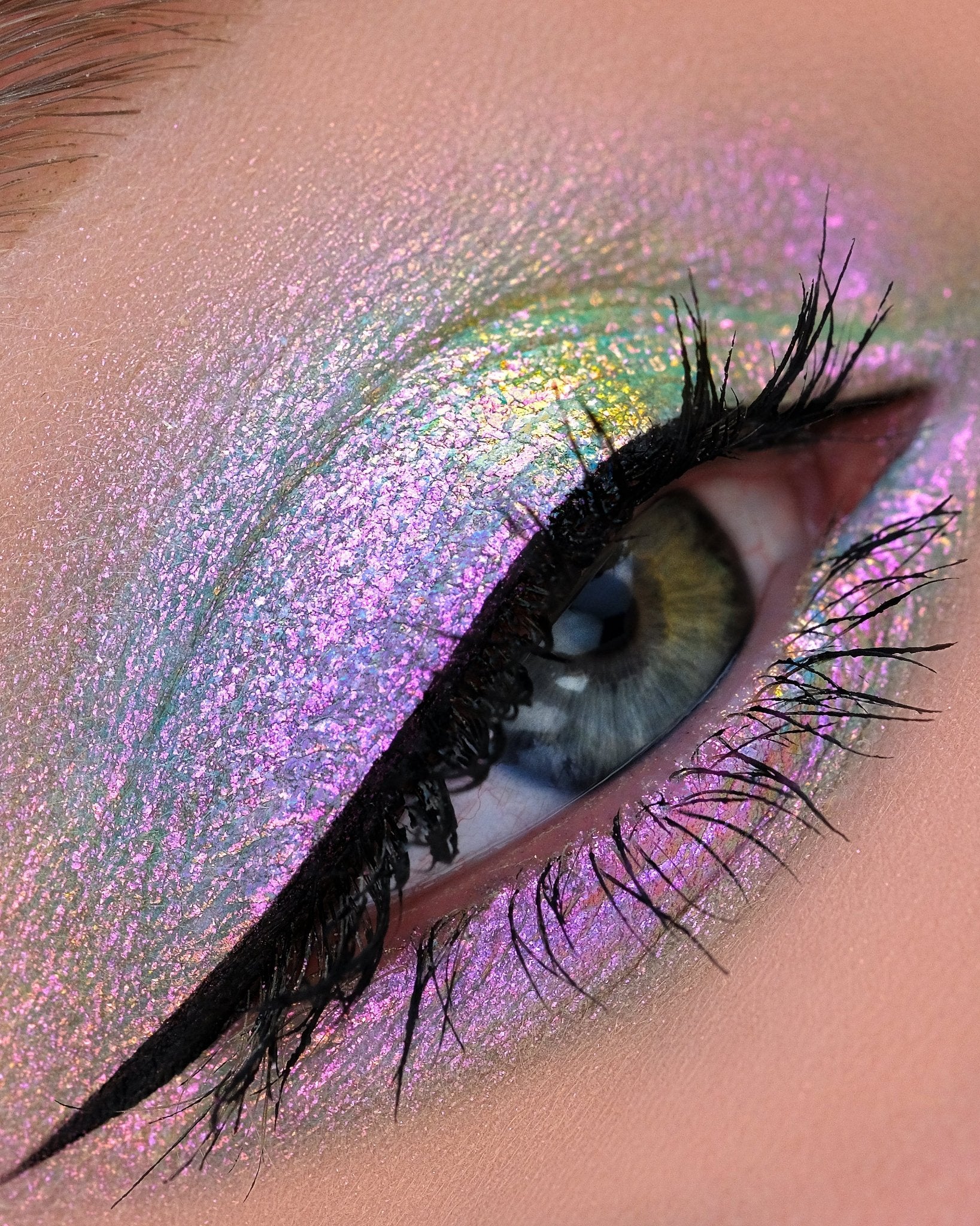 Bossy Boots Opal Moonstone Multichrome Loose Eyeshadow - Karla Cosmetics