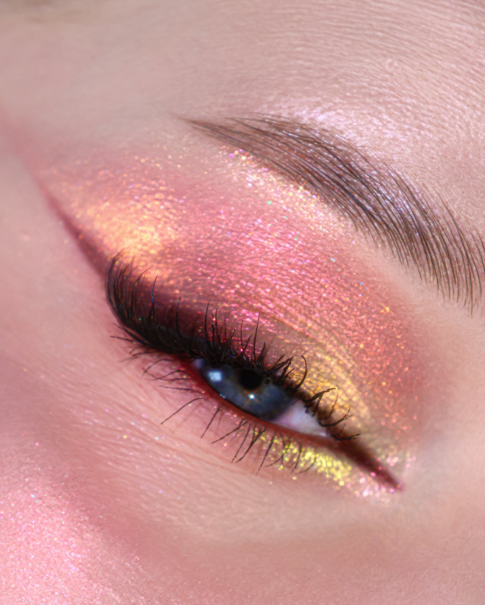 COMING Black Friday| Pillow Fight Opal Multichrome Pressed Eyeshadow