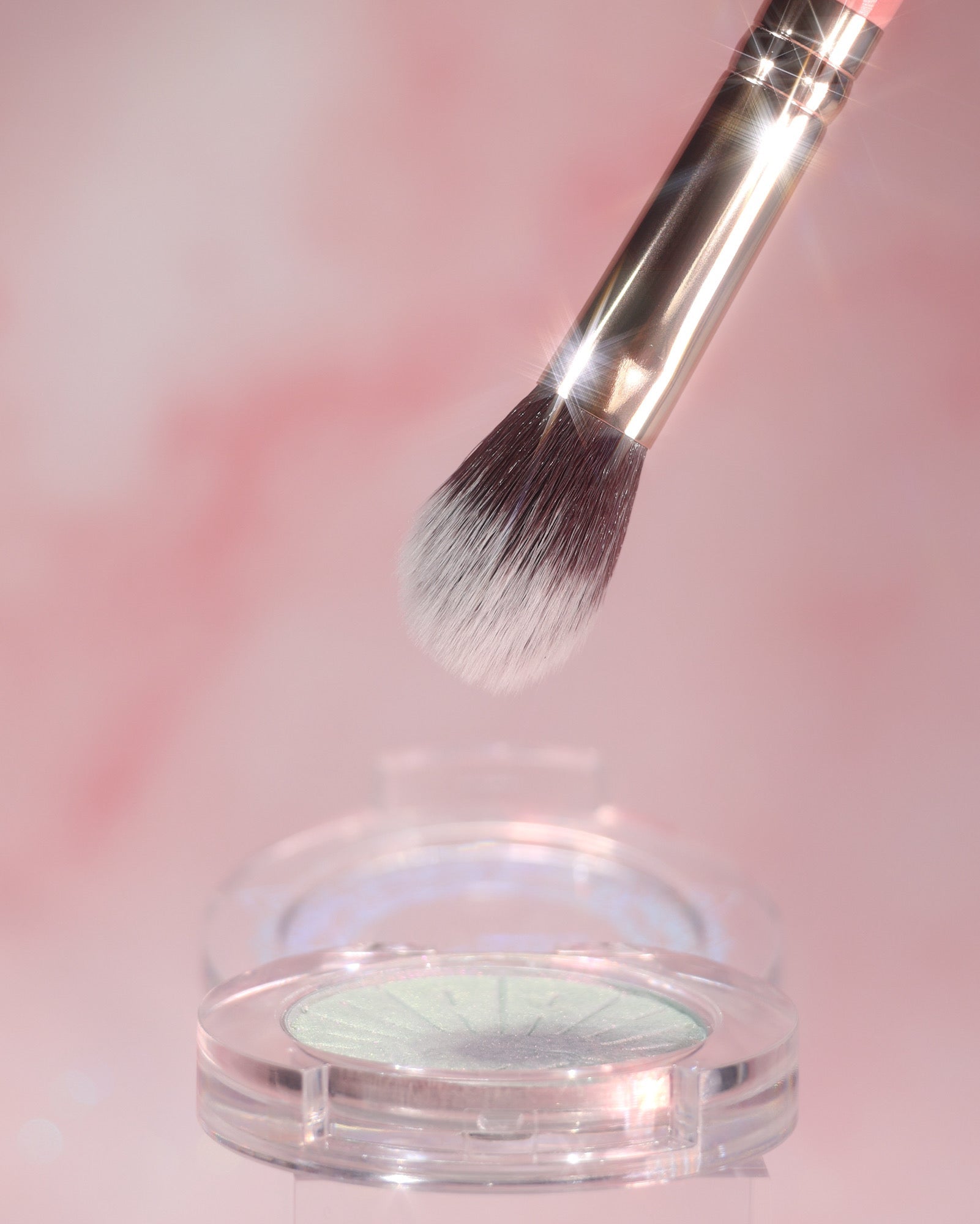K10 Highlighter Brush - Karla Cosmetics