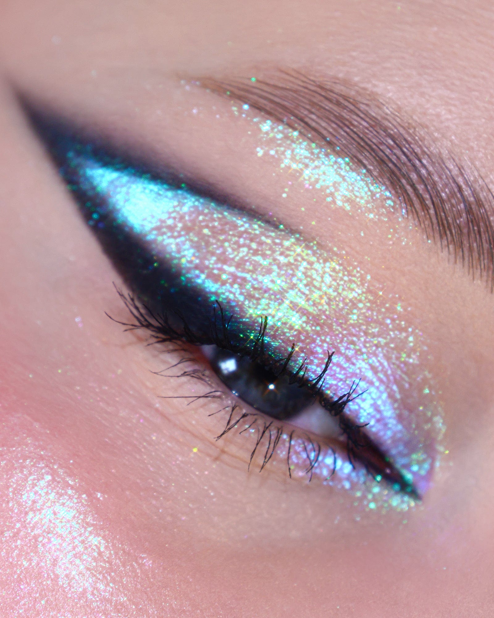 Busy Bee Opal Moonstone Multichrome Loose Eyeshadow - Karla Cosmetics