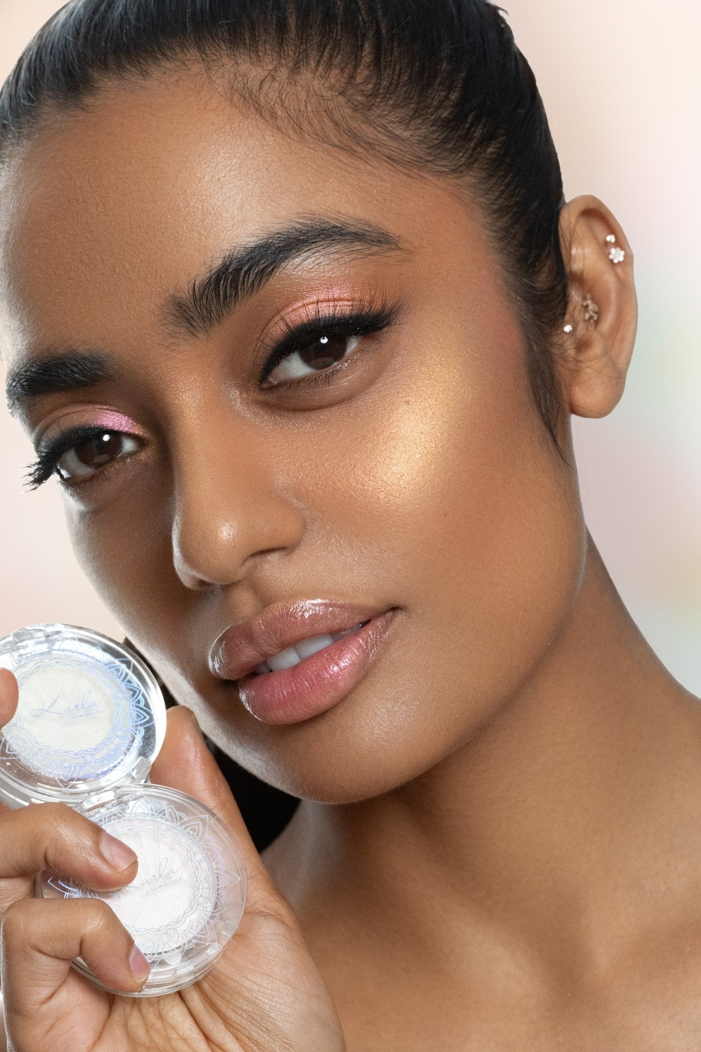 Sea Shimmer Seamless Satin Highlighter - Karla Cosmetics