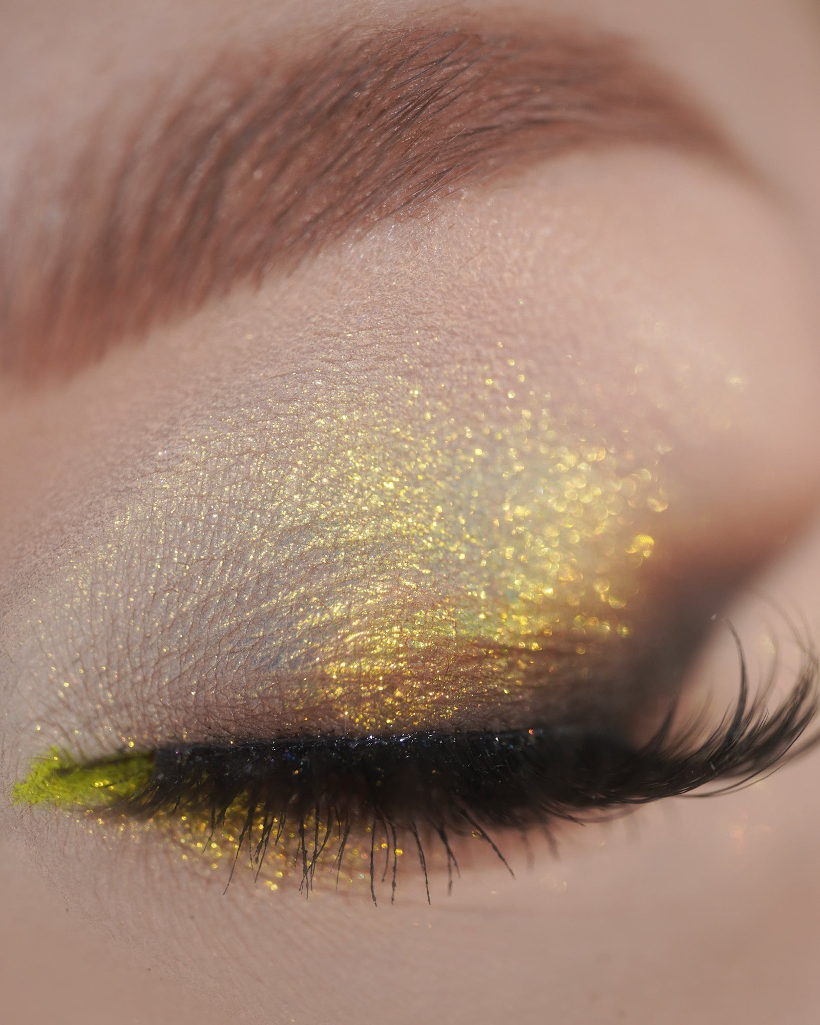 Shooting Star Opal Multichrome Loose Eyeshadow - Karla Cosmetics