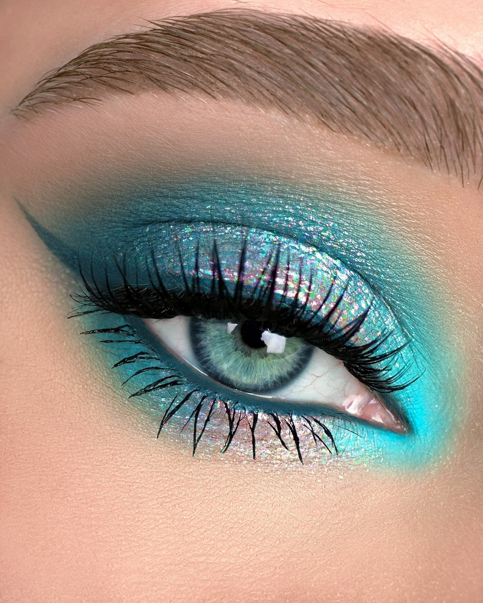 Velvet Dreams Opal Multichrome Loose Eyeshadow - Karla Cosmetics